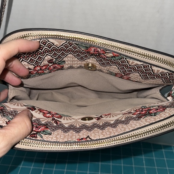 Nanette Lepore Hibiscus Print Crossbody Medium Sized Everyday Handbag Spring - Picture 4 of 11